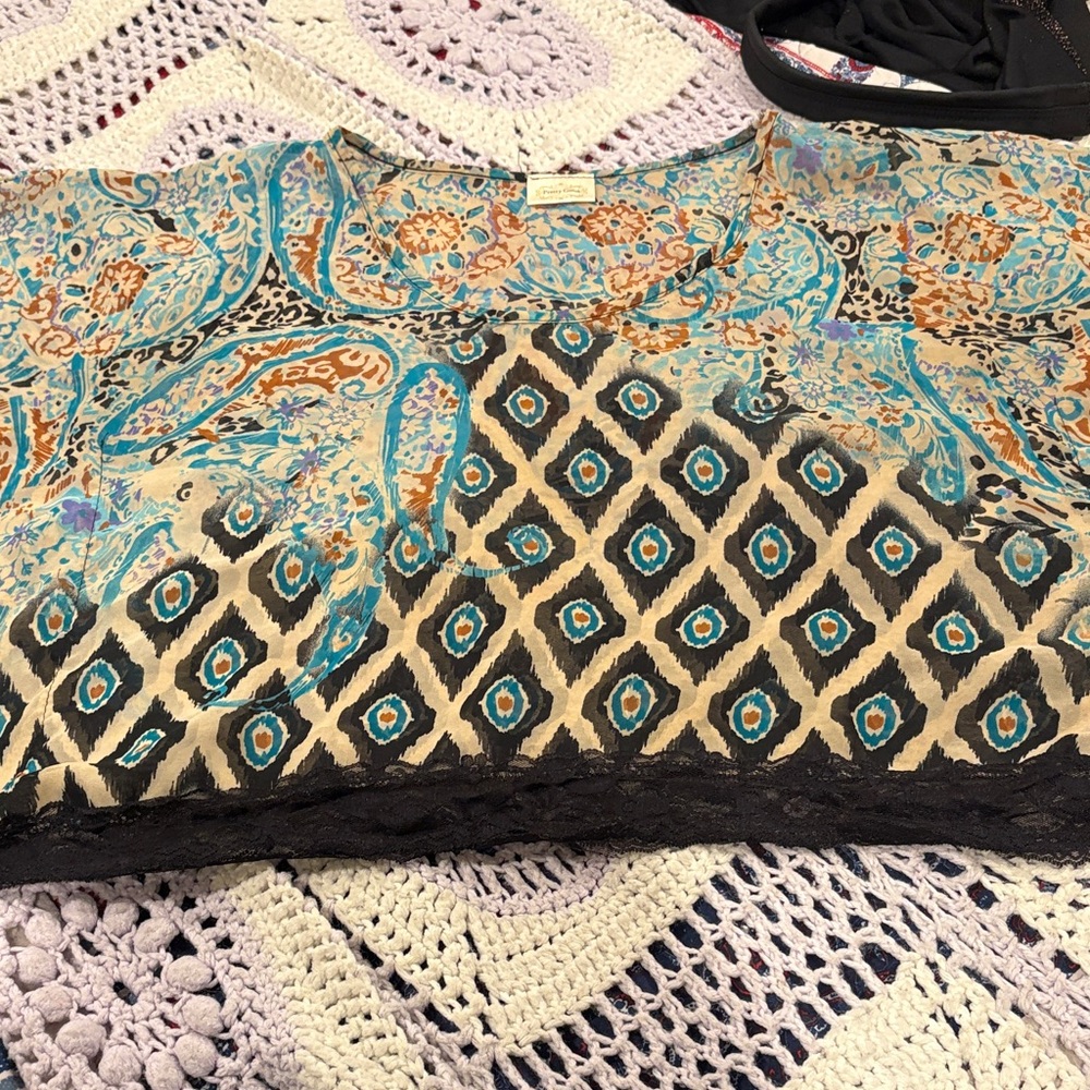 Pretty Good Vibrant Patterned Top - image 1